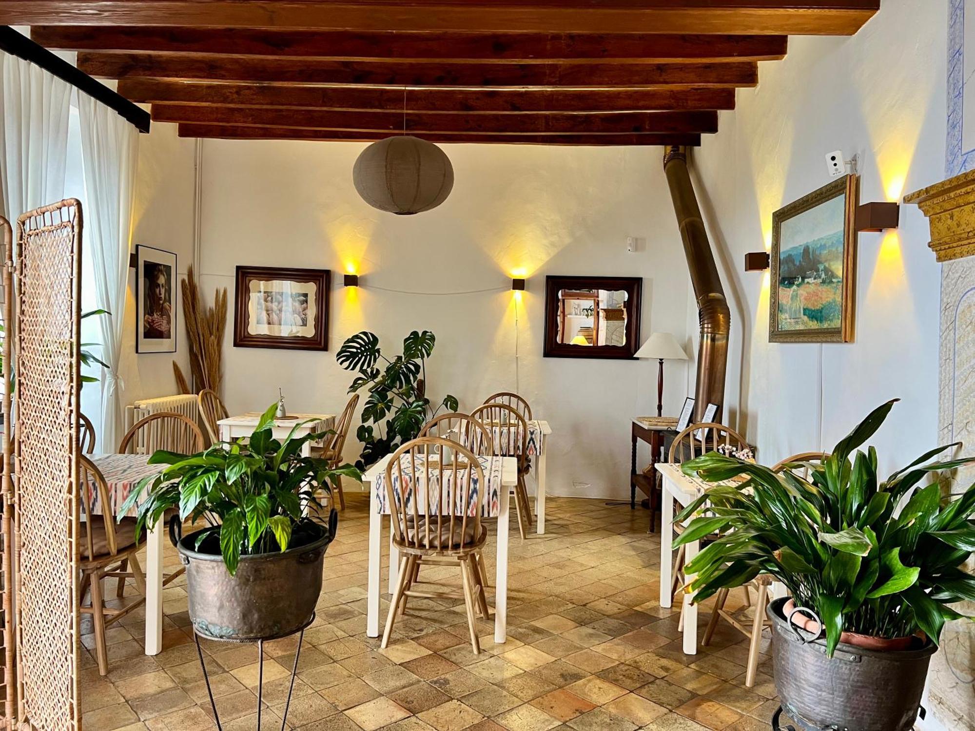 Busquets Hotel 3*